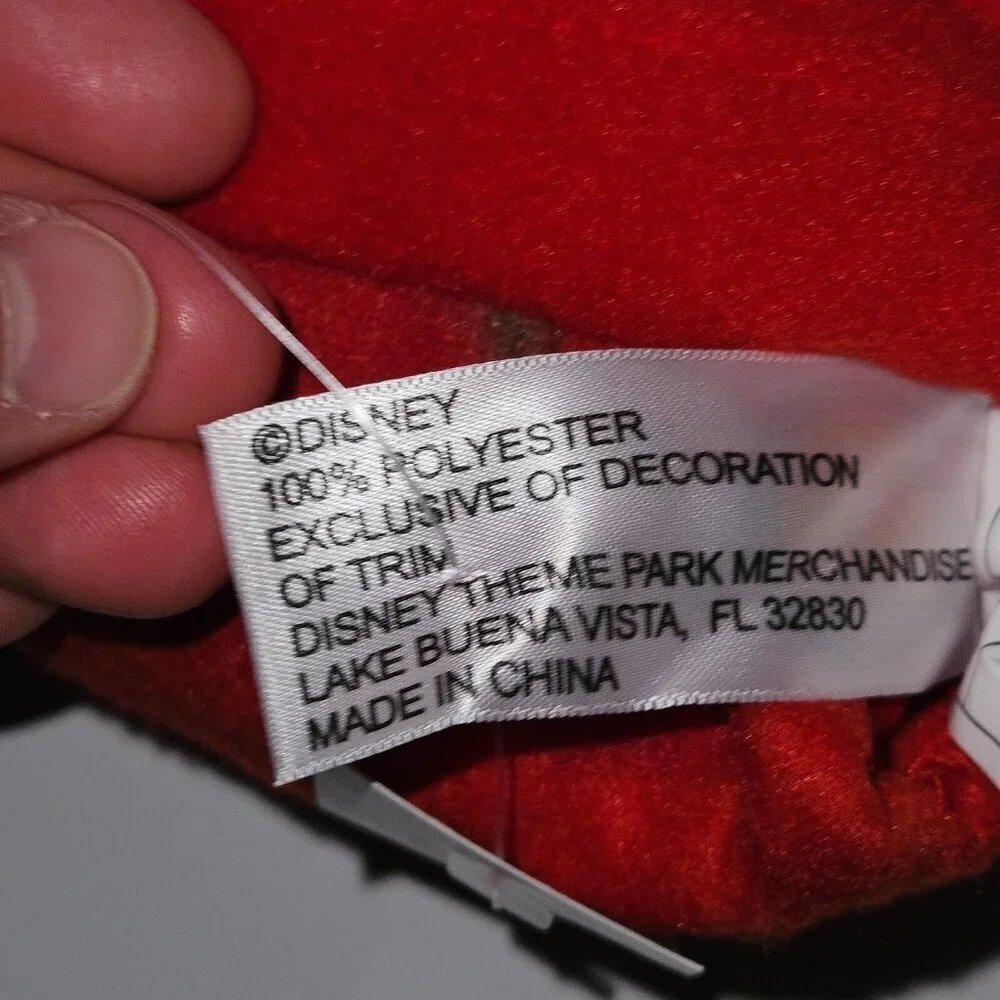 NEW Disneyland Resort Santas Reindeer Roundup Red Blanket Christmas Mickey Pluto
